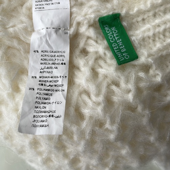 Hat & Scarf combo. - Picture 2 of 5